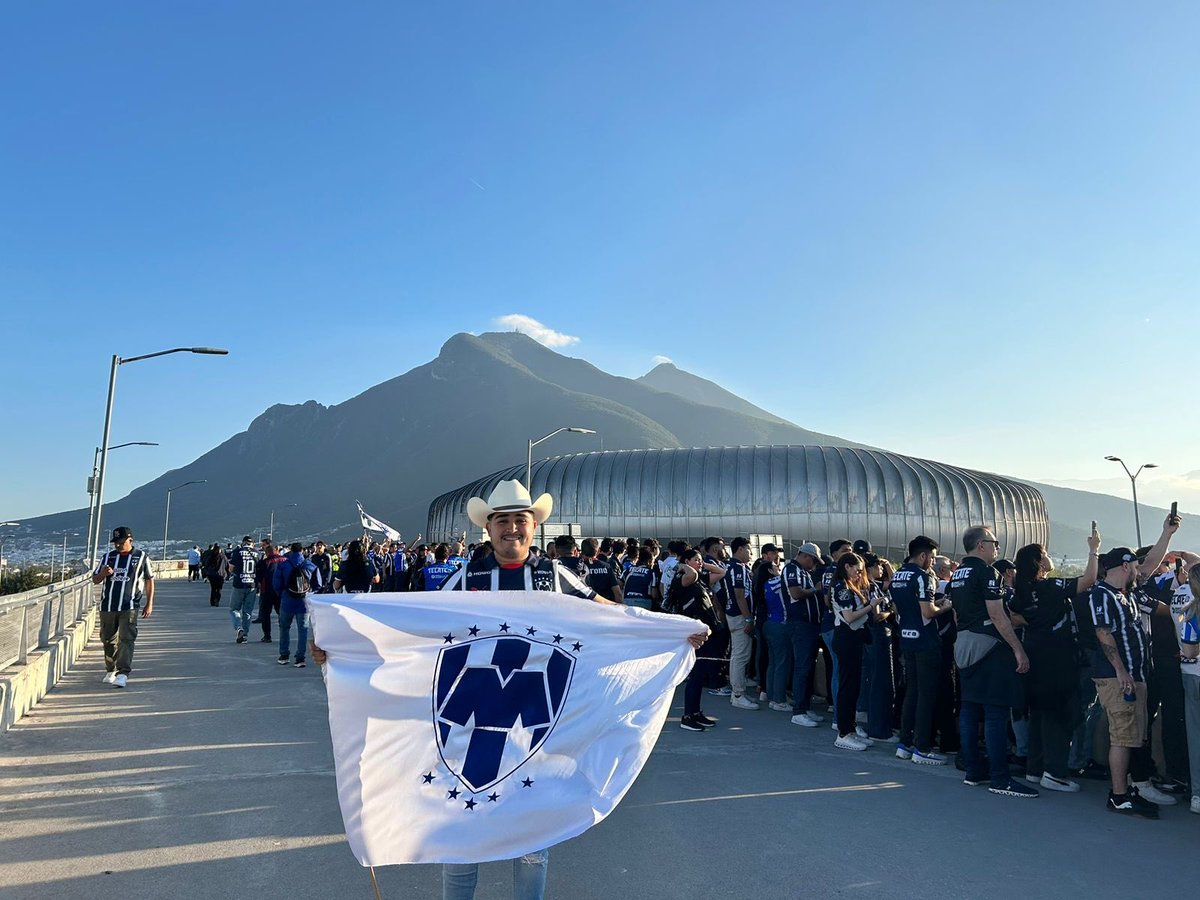 JaimeCa1104's tweet photo. @Rayados @JRPalaciosChapa @CervezaTecate Alentando siempre a mis queridos Rayados 
#TecatePorTi 
#CervezaOficial 
@Karlarod1003 https://t.co/p2E4fu7HPE
