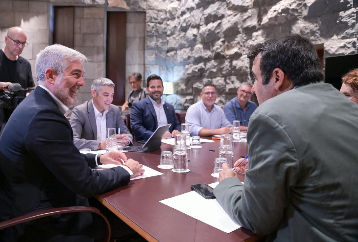 tvlapalma's tweet photo. ➡️COAG reivindica en Canarias la necesidad de defender un POSEI independiente y con financiación adecuada
https://t.co/ST55ikITa5 #TVLaPalma #Gobierno #POSEI #Ayudas
📰Noticia Completa: https://t.co/o00OfQvJMO https://t.co/sGDADcbrC2