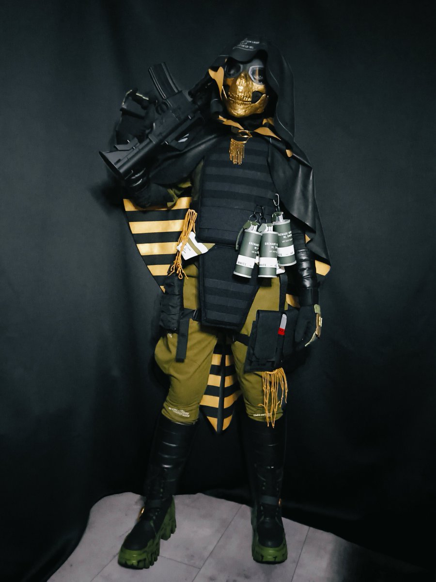 dmns_prtcl's tweet photo. One year of working on my Higgs cosplay… and this is how far I’ve come! 

#DeathStranding https://t.co/w9tUuGvLBF