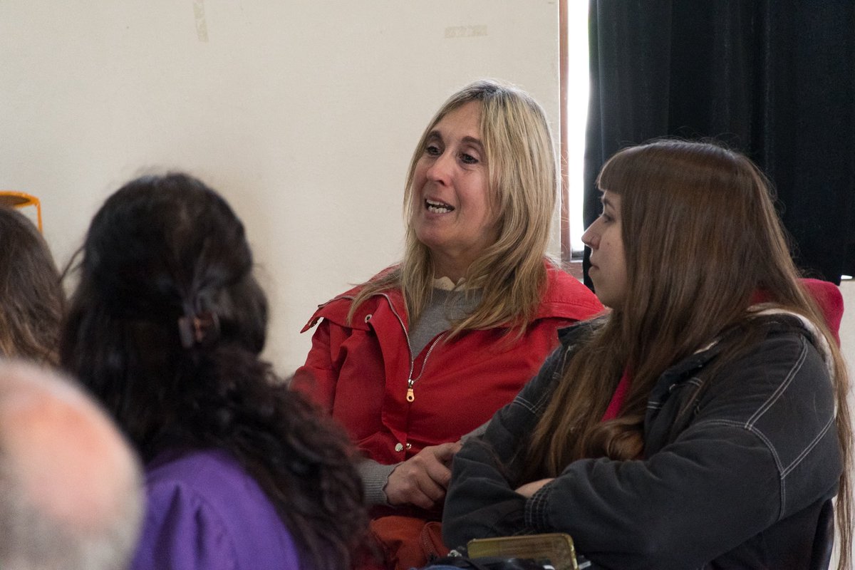 SoleFernandezLP's tweet photo. La propuesta fue impulsada por la mesa intersectorial sobre prevención de suicidio conformada por esta Secretaria de Salud, la Subsecretaría de Salud Mental de @SaludBAP y el Ministerio de Comunicación de @BAProvincia. https://t.co/GVJz8Losxc