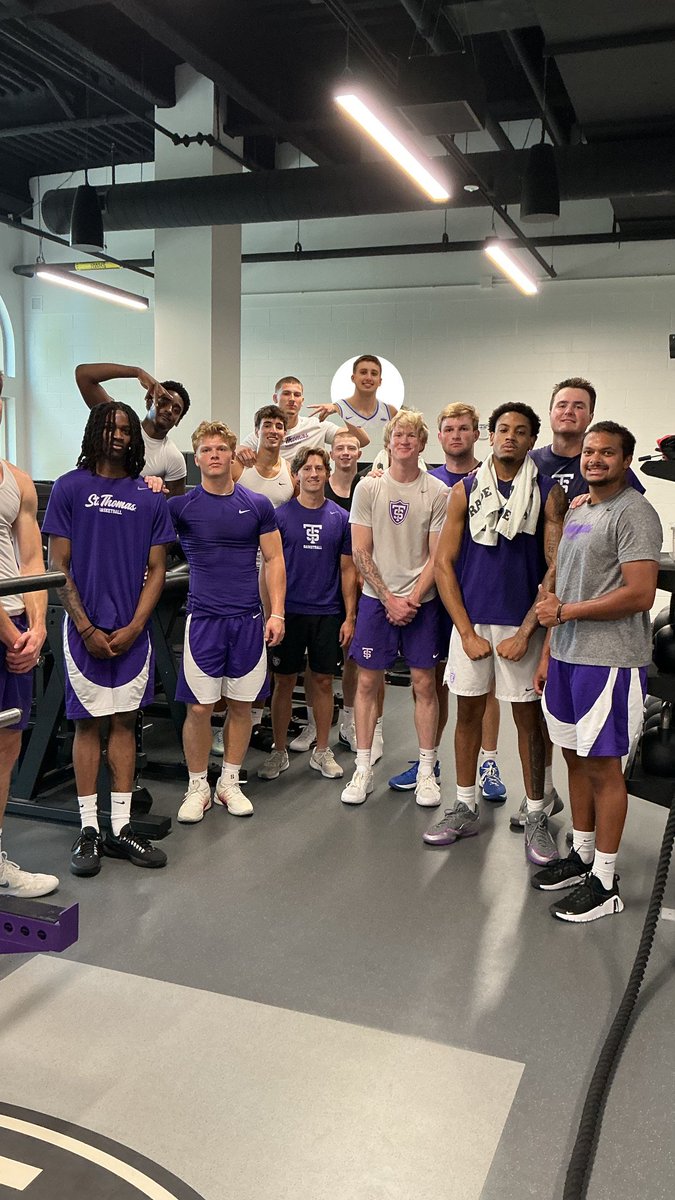 TommieMBBall's tweet photo. First day back 😤

#RollToms | #CompetitiveJoy https://t.co/viEDewiKe1