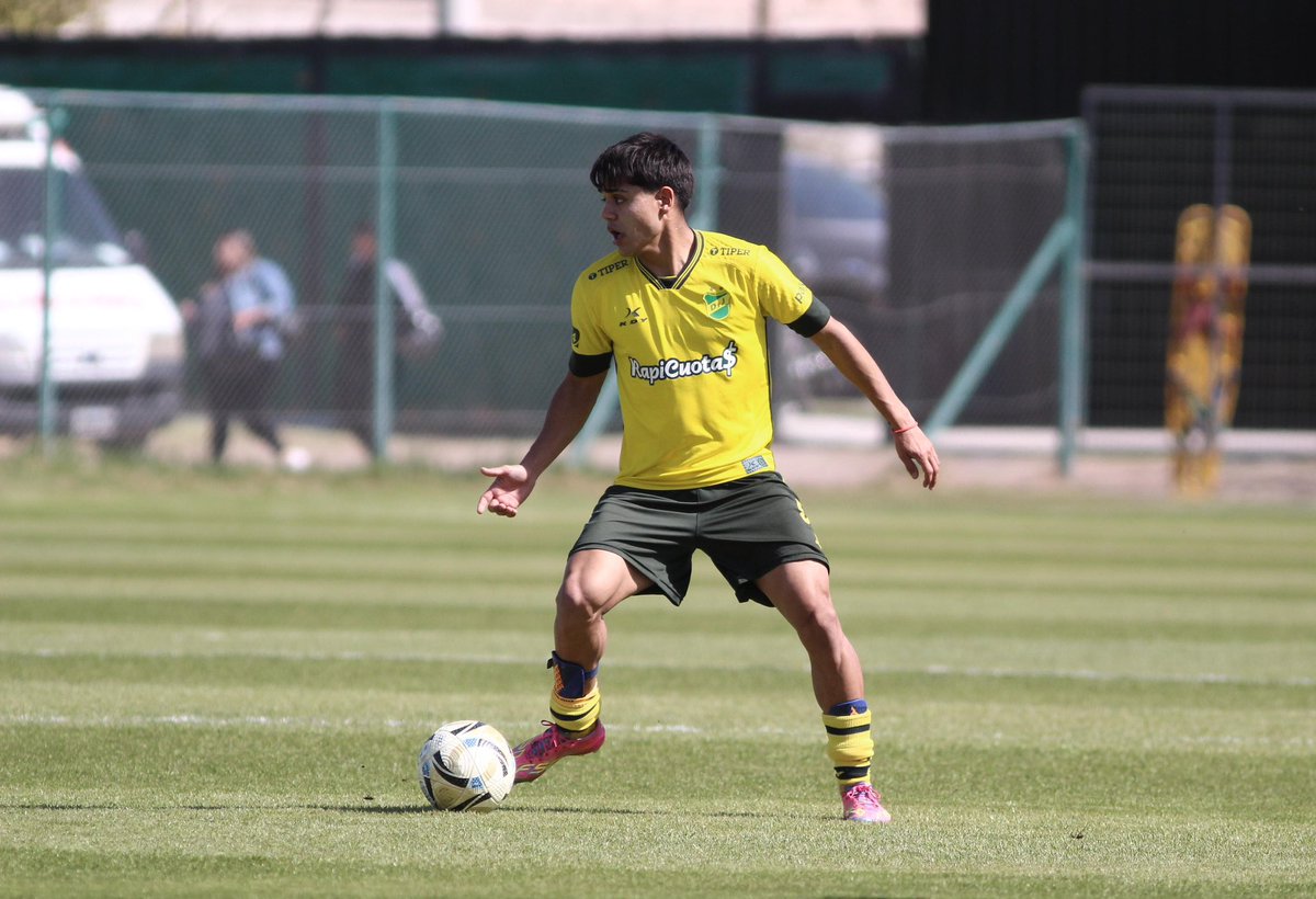 ClubDefensayJus's tweet photo. Reserva | ¡Final del primer tiempo en San Juan!
#SMSJ 1 - 0 #Defensa
#VamosDefe🔰 https://t.co/mLuREjbdmg