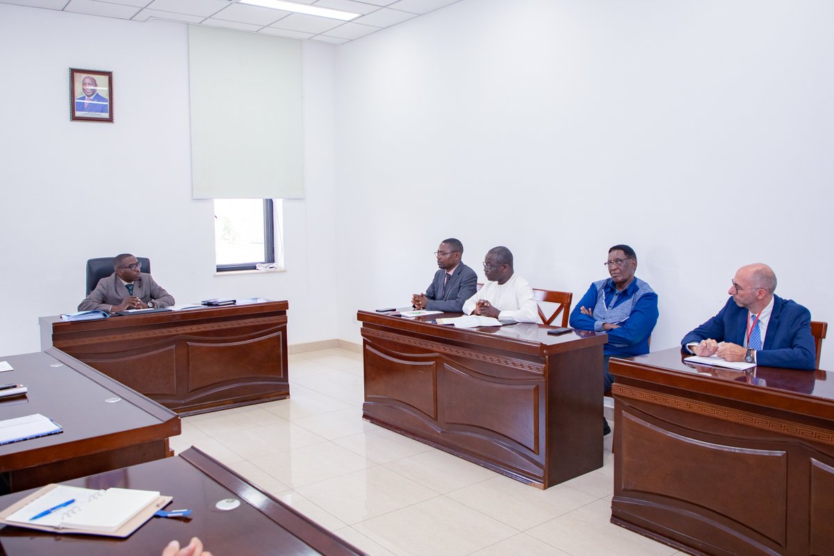 WhoBurundi's tweet photo. À cette occasion, l’OMS a plaidé pour le renforcement des partenariats et la mobilisation de ressources en faveur de soins de santé primaires plus performants, afin de progresser vers la Couverture Sanitaire Universelle et la Vision Burundi 2040-2060. https://t.co/l2Qz2786Yg