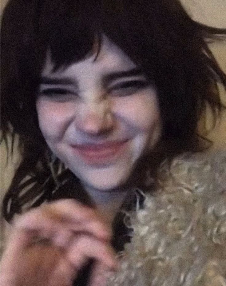 lestatgothic's tweet photo. encantada de como a sophie thatcher é a própria alice cullen https://t.co/nMRirfpmki