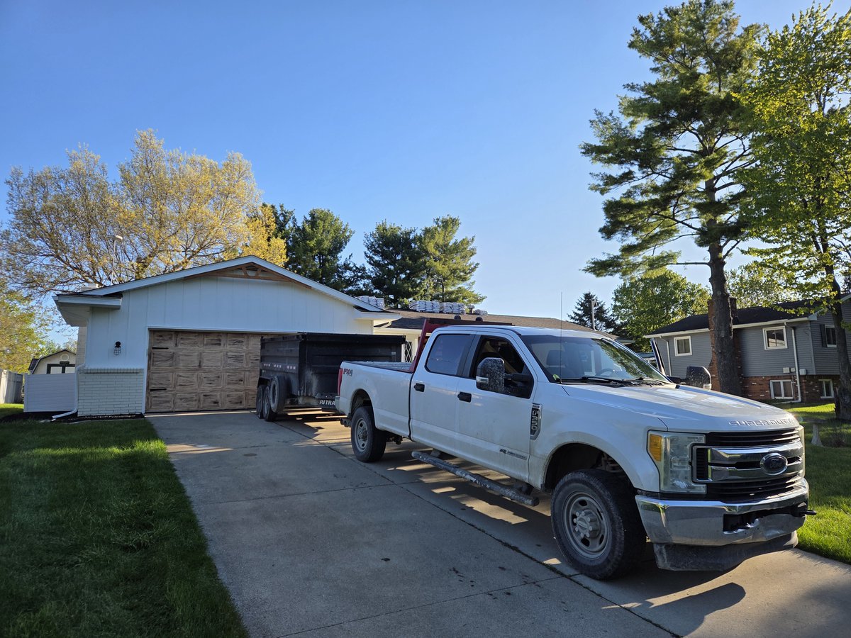 RoofmanUSA's tweet photo. Our team provides Brighton homeowners with expert roof inspections, repairs, and replacements tailored to protect their biggest investment. 🛠️
Discover why homeowners trust Roofman USA!
#BrightonMI #LocalRoofers #RoofingServices #MichiganHomeowners #RoofMaintenance https://t.co/ulXUcozsXj