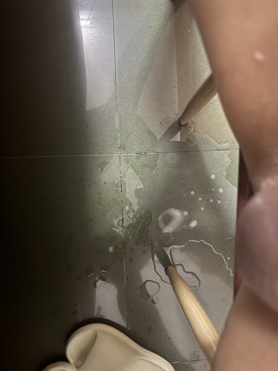 Mrwuux's tweet photo. #潮喷 #农牛 #无脑
预告：被打开尿道持续潮喷的超级💦��� https://t.co/n9nLoCyIOl