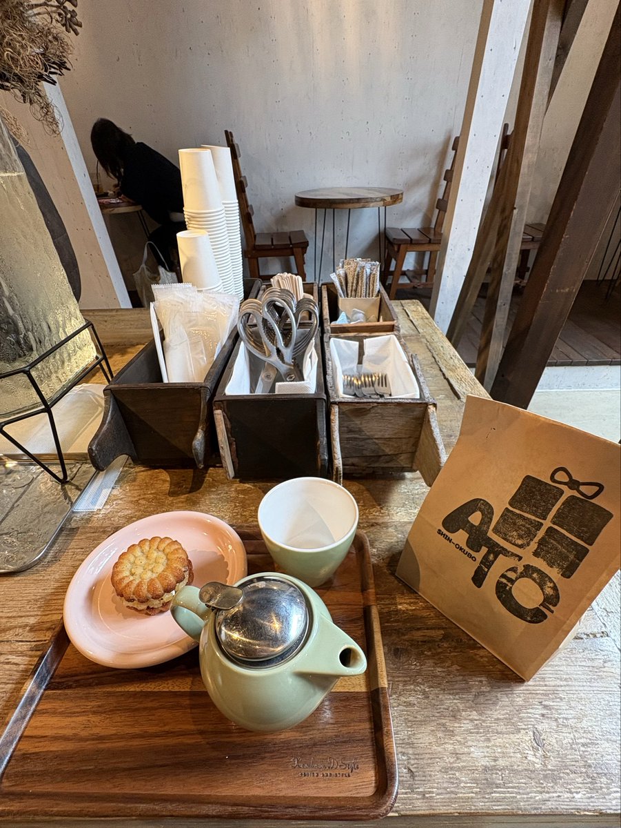 n_mimi123's tweet photo. 新大久保で好きなCafe
ヤッカサンド大好き♡ https://t.co/iABrme6rzq