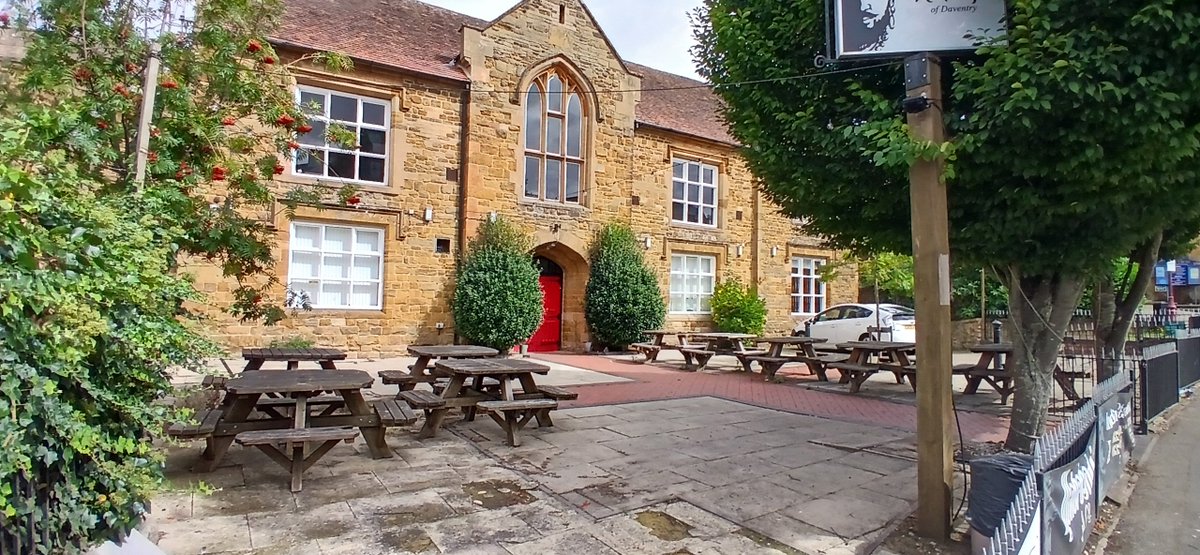 Juliebirch1210's tweet photo. #Daventry day out today lots of history also !! https://t.co/zOnkKj9nHh