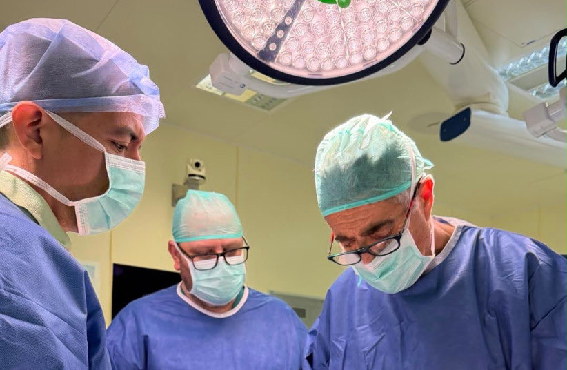 AlphaTauInsight's tweet photo. 🚨BREAKING: $DRTS Has Treated Two GBM Patients In Israel

In an open letter to Alpha Tau employees, the CEO has shared that a second GBM patient was treated in Israel, after the first was announced a couple months ago

These patients are in addition to the REGAIN trial in the US https://t.co/Pm0doaYgNm