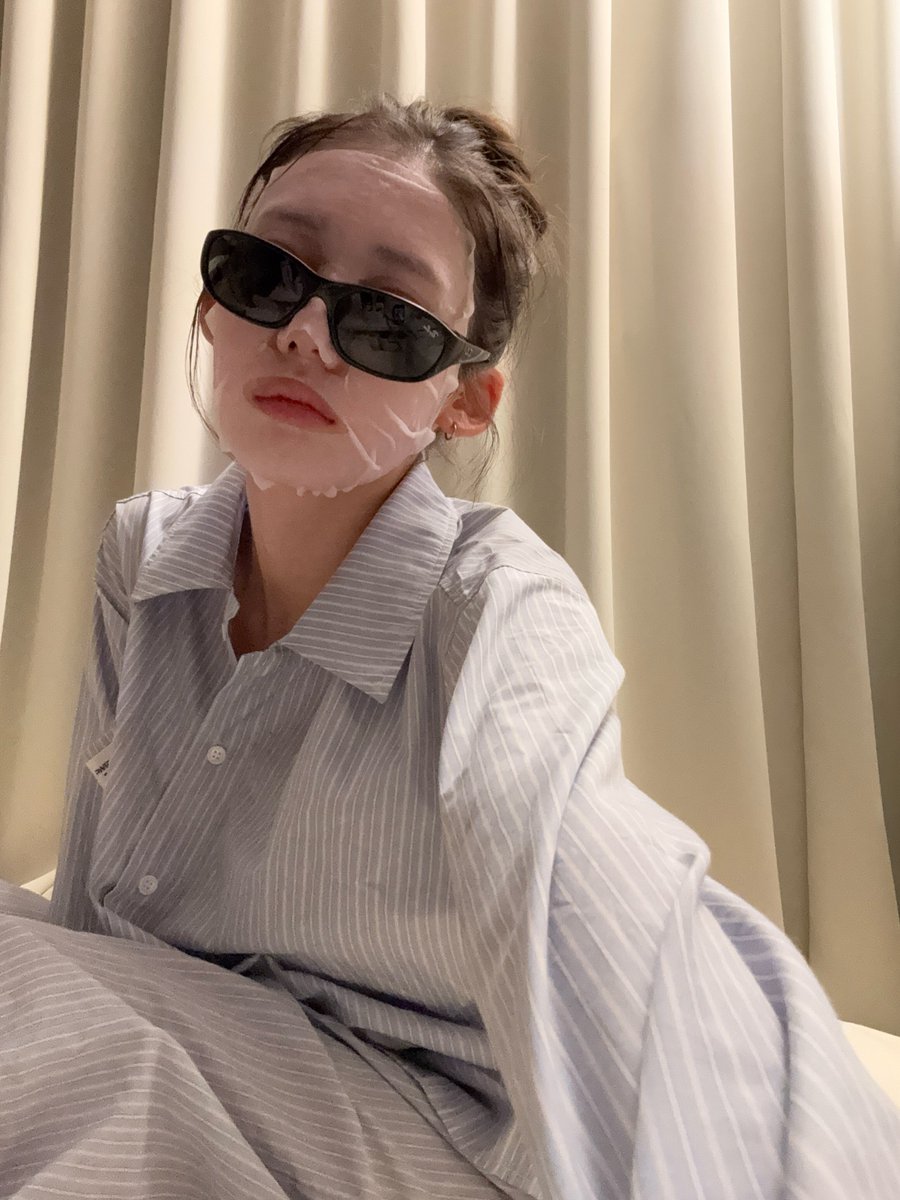 BAEMONS_RORA's tweet photo. good night🌙
see you soon Macao💙

#로라 #ローラ #RORA #李茶仁 #베이비몬스터 #BABYMONSTER https://t.co/n8OfW9Pz1Y