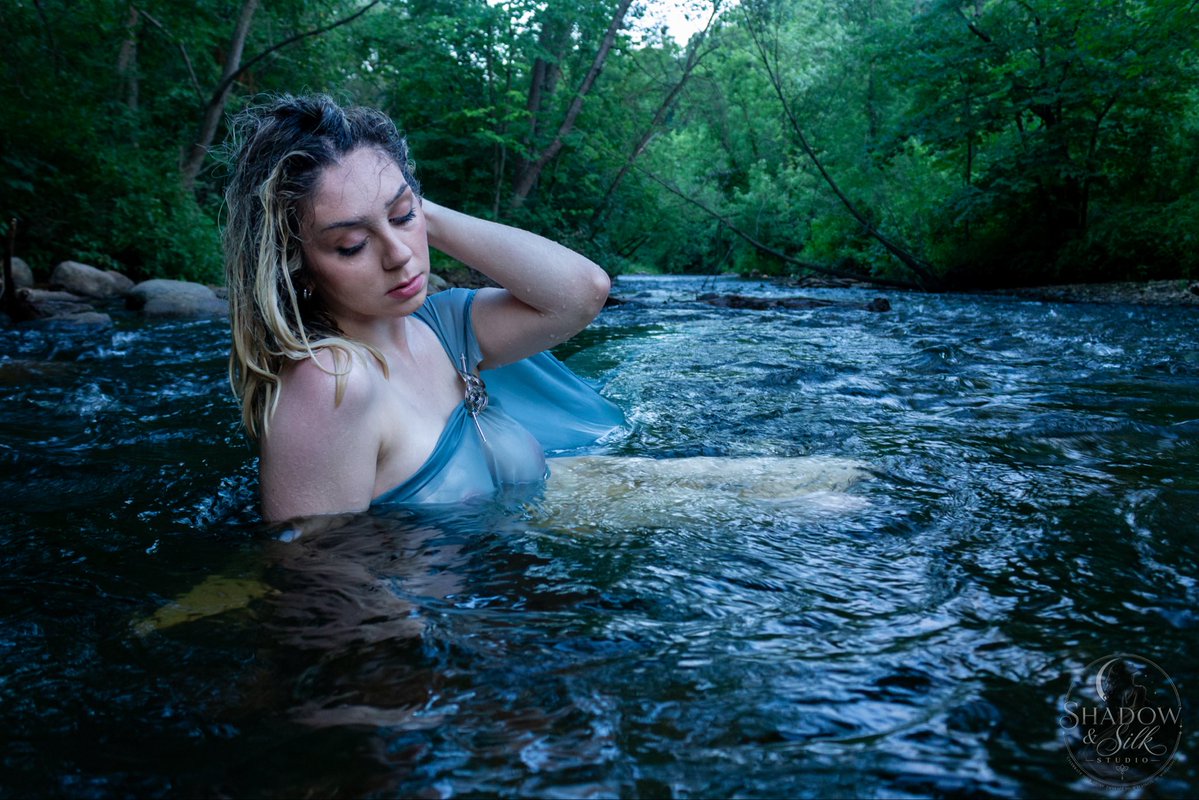Shadowandsilk87's tweet photo. Dreams of Sirens and Naiads

Four visions.
Four invitations.
One current pulling you deeper.

At Her Leisure • Siren’s Call • Siren’s Favor • Royal Indulgence

#ShadowAndSilkStudio #MinnesotaPhotographer #BoudoirPhotography #FineArtNude https://t.co/6nm3UlbhkH
