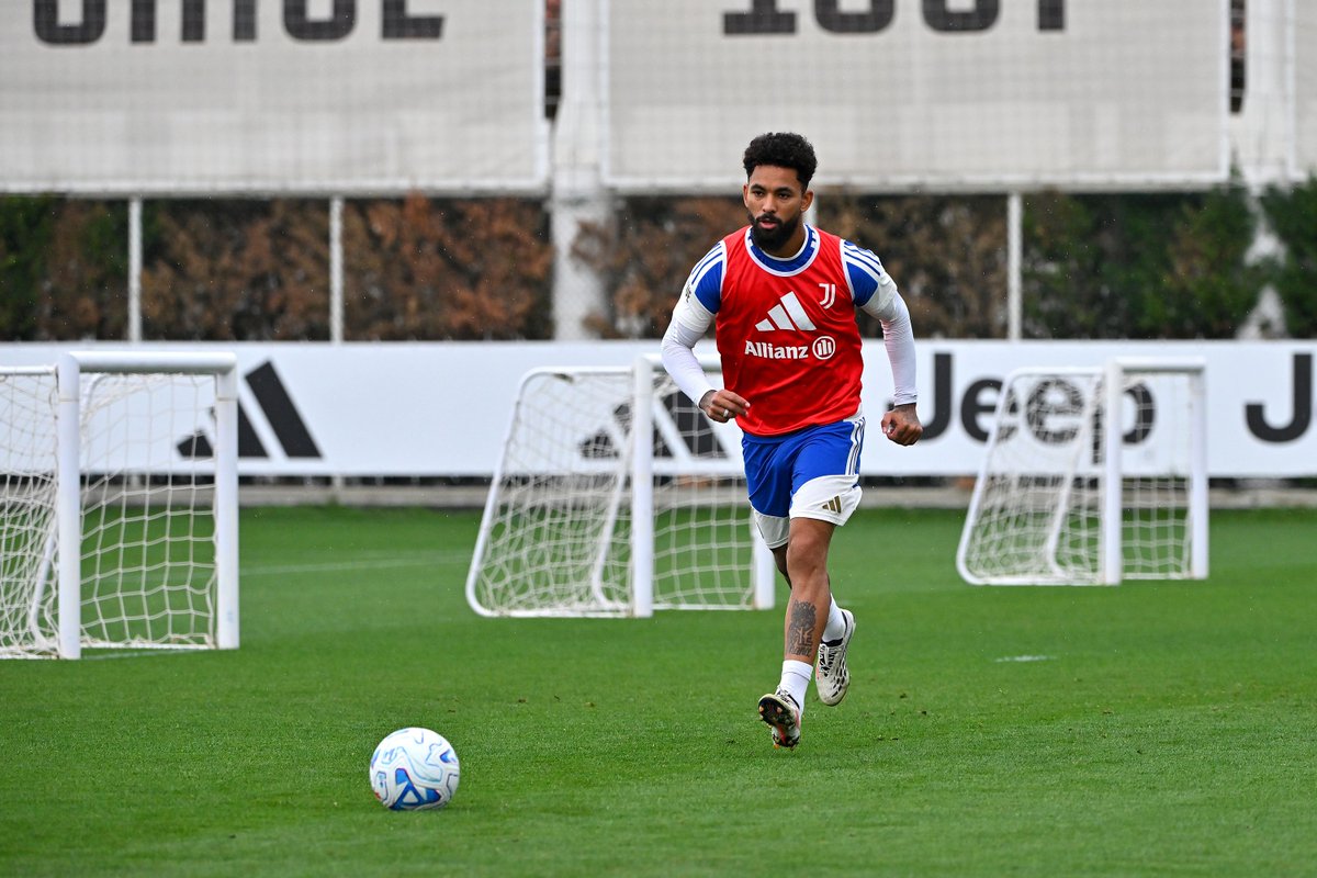 juventusfc's tweet photo. 🥅🇧🇷 https://t.co/8VkV0ycKHu