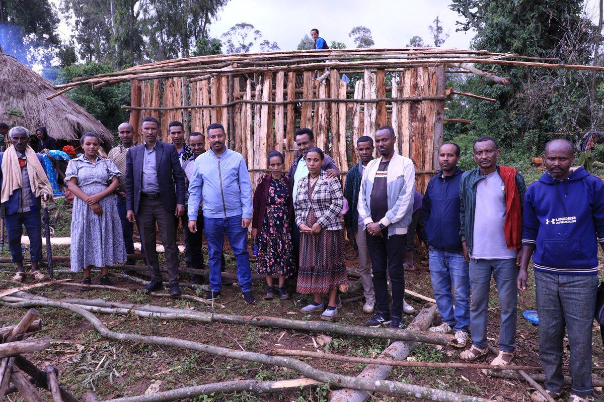 ankeshacom12's tweet photo. በአንከሻ ጓጉሳ ወረዳ ባለፉት ሁለት ወራት በበጎ ፈቃድ አገልግሎት በርካታ የህብረተሰብ ክፍሎችን በማህበራዊና በኢኮኖሚያዊ ዘርፍ ተጠቃሚ ማድረግ ተችሏል። https://t.co/CcsaWhaM1i