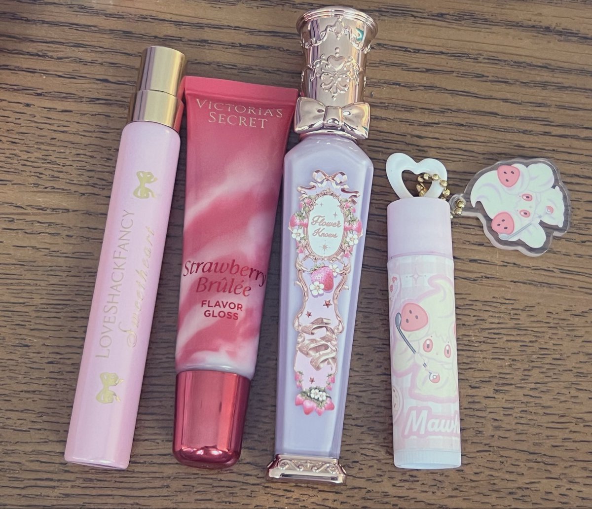 caninekei's tweet photo. i love smelling n tasting like a strawberry cupcake  !! ֹ   ₊  ۟   🍓🧁 https://t.co/YdG6YQyRq3