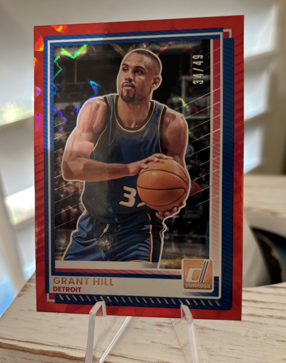 du47222292's tweet photo. Today’s giveaway - Panini Grant Hill /49
Follow and Repost to enter
Anyone buy unlicensed stuff like Panini or Leaf? 
Have a great Wednesday! https://t.co/ouayabsqDg