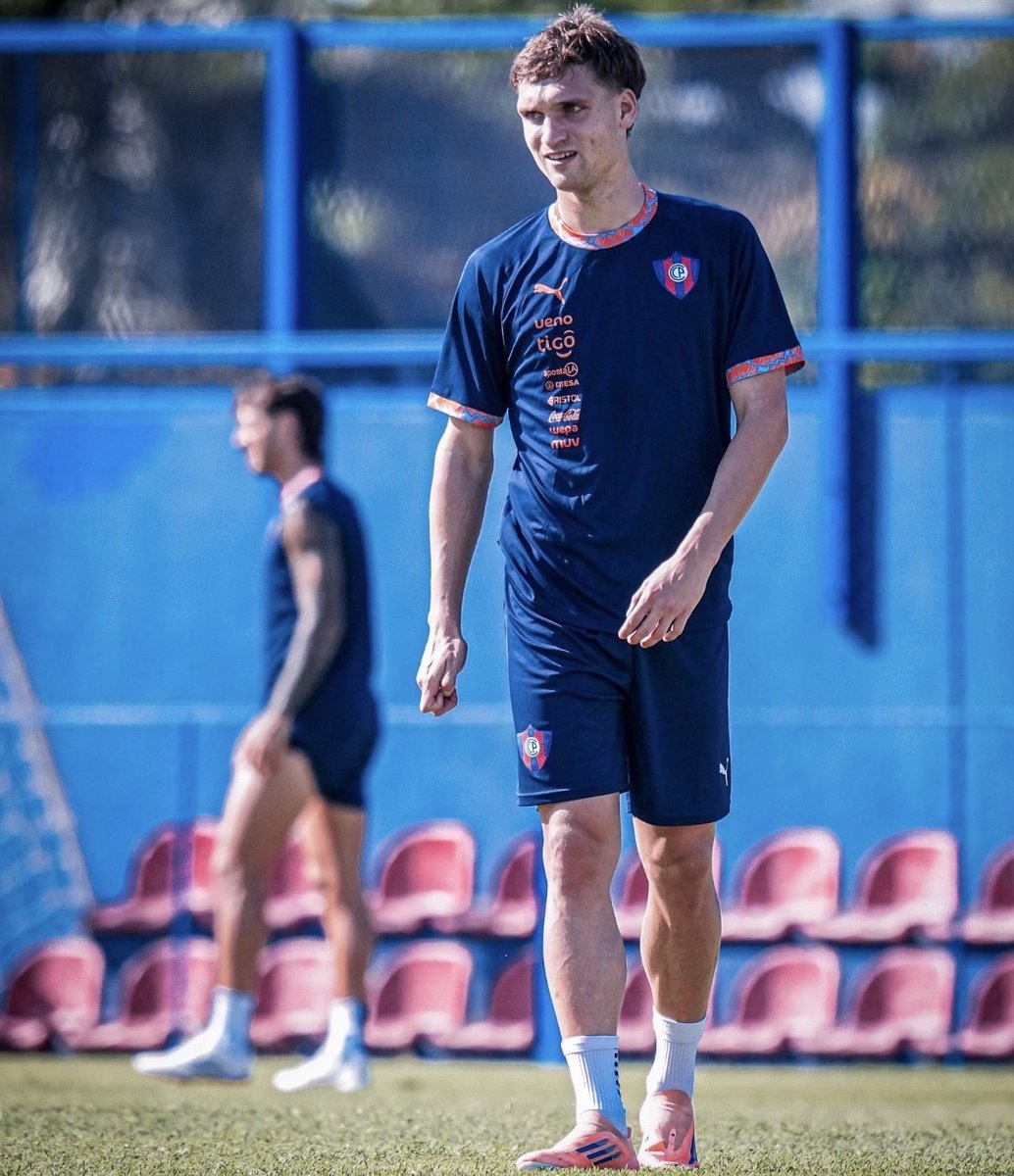 PepiTorres17's tweet photo. En Cerro Porteño, de cara al partido frente a Guaraní, Mateo Klimowicz completó entrenamientos con el grupo y ya está disponible para el CT.

Su última participación fue el 19/8, en el partido de vuelta vs Palmeiras. https://t.co/NKLXvndUMm