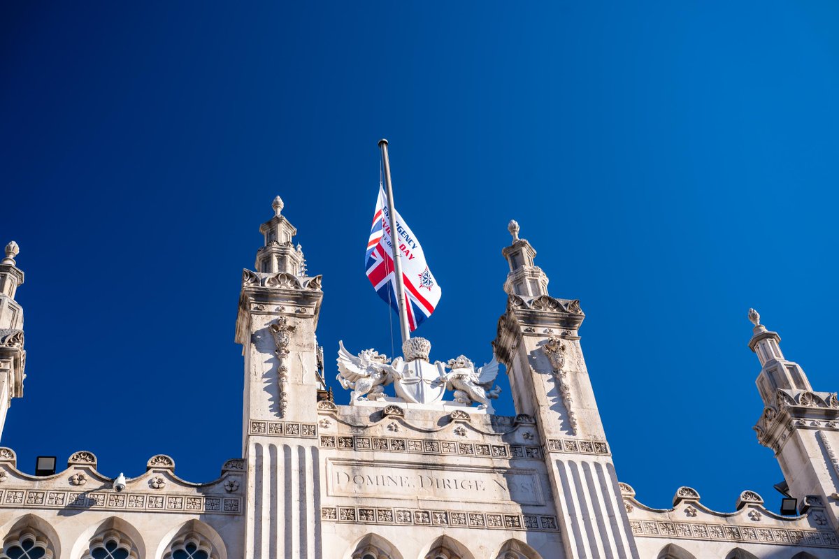 cityoflondon's tweet photo. Today we marked Emergency Services Day at Guildhall by raising the 999 Flag in support of the dedicated emergency service workers who keep our communities safe every day.

We also remember those who made the ultimate sacrifice in the line of duty. 💙

#999Day #EmergencyServicesDay
