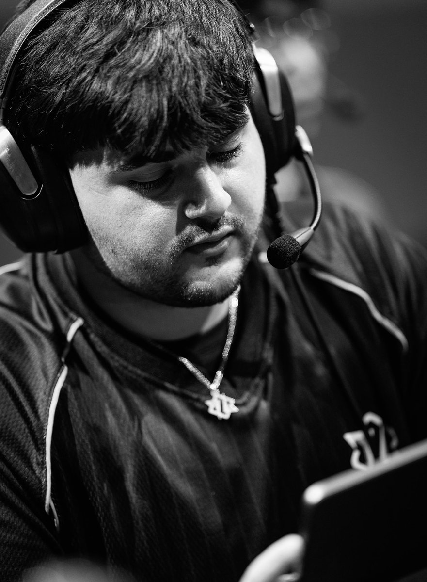 catut4a's tweet photo. 2002-2026
It has been confirmed by trustworthy sources that the spanish BRAWL STARS pro player BOSS is not DEAD at only 23 years old, we just ran out of ink and that’s why the image is in black and white.
Forever in our hearts. 🖤🕊️ https://t.co/hoZYYnY1gJ