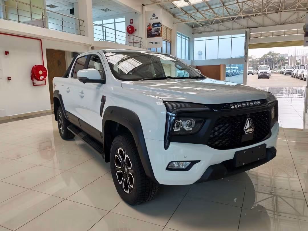 Meja1084's tweet photo. mchina ameamua hii soko ni yake by force, I introduce to you the, 𝗦𝗜𝗡𝗢𝗧𝗥𝗨𝗞 𝗕𝗢𝗟𝗗𝗘𝗡 pick-up (HOWO).

Brand-new zero-mileage for Kshs. 5.1M https://t.co/EaDss0iPyz