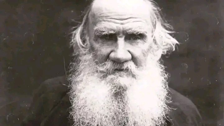 AitGijon's tweet photo. El 9 de septiembre de 1828, nació Leon Tolstoi, célebre autor y anarquista cristiano, en la provincia de Tula (Rusia). 

Su obra magna, ‘Guerra y paz’, contiene un epílogo que nos acerca  a la idea de ‘historia del pueblo’; y esa historia no es la de los “grandes hombres”, sino las historias solapadas de millones y billones de personas comunes, gente como nosotros.

Puedes encontrar una breve biografía en el siguiente enlace: https://t.co/XSN6zrEomF

#MemoriaAnarquista