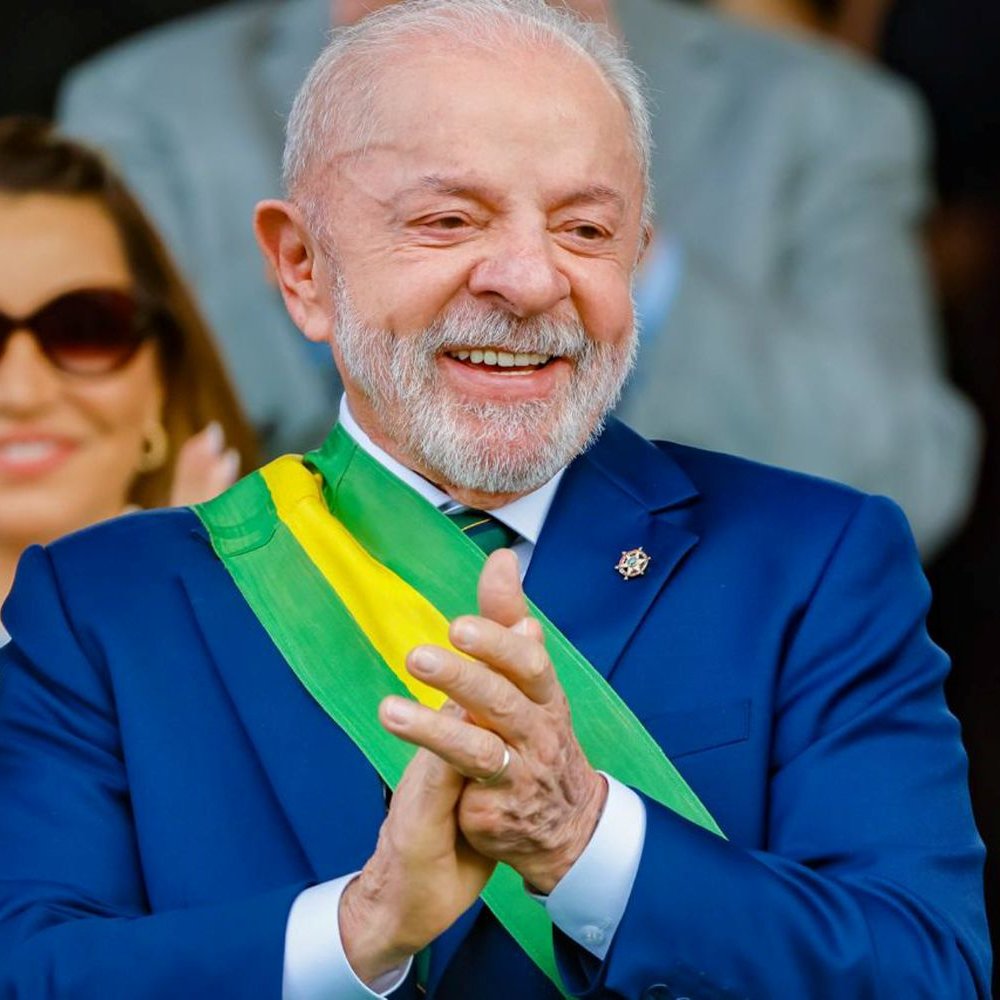 stagepopbr's tweet photo. CERTÍSSIMO: Lula pediu a QUEBRA DE SIGILO de todos os envolvidos no escândalo do Banco Master: “Seja quem for, doa a quem doer.” https://t.co/bqADyWBY2d