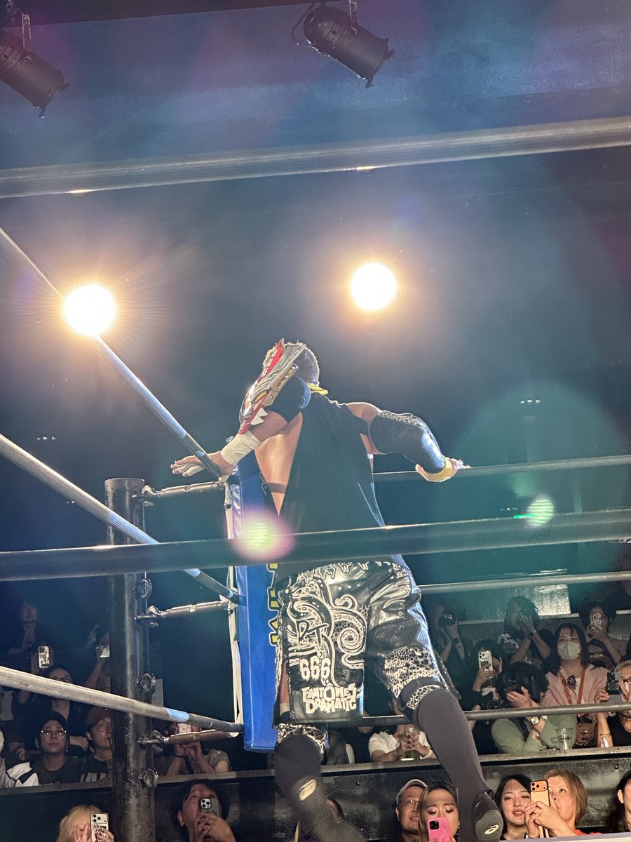 sengawapanda's tweet photo. コスチュームデザインかっこいいなと改めて思いまして☺️
#クリス・ブルックス 選手
#ddtpro https://t.co/uhCHB5qMBJ