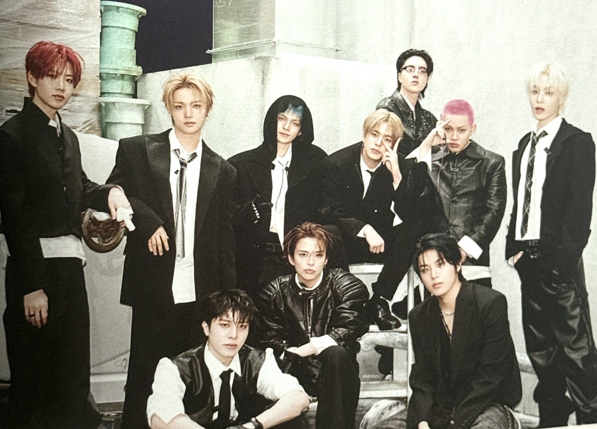 a4ahiteru's tweet photo. 6주년 포토북 #트레저 덩어리들 아랑합니다🫶 https://t.co/KT5cJ9S5RF