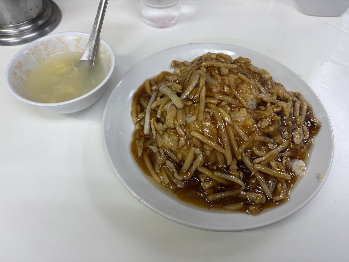 aaa_no_name's tweet photo. いつかのお昼ご飯シリーズ！
肉チャーハン https://t.co/1nYBFGUvr0