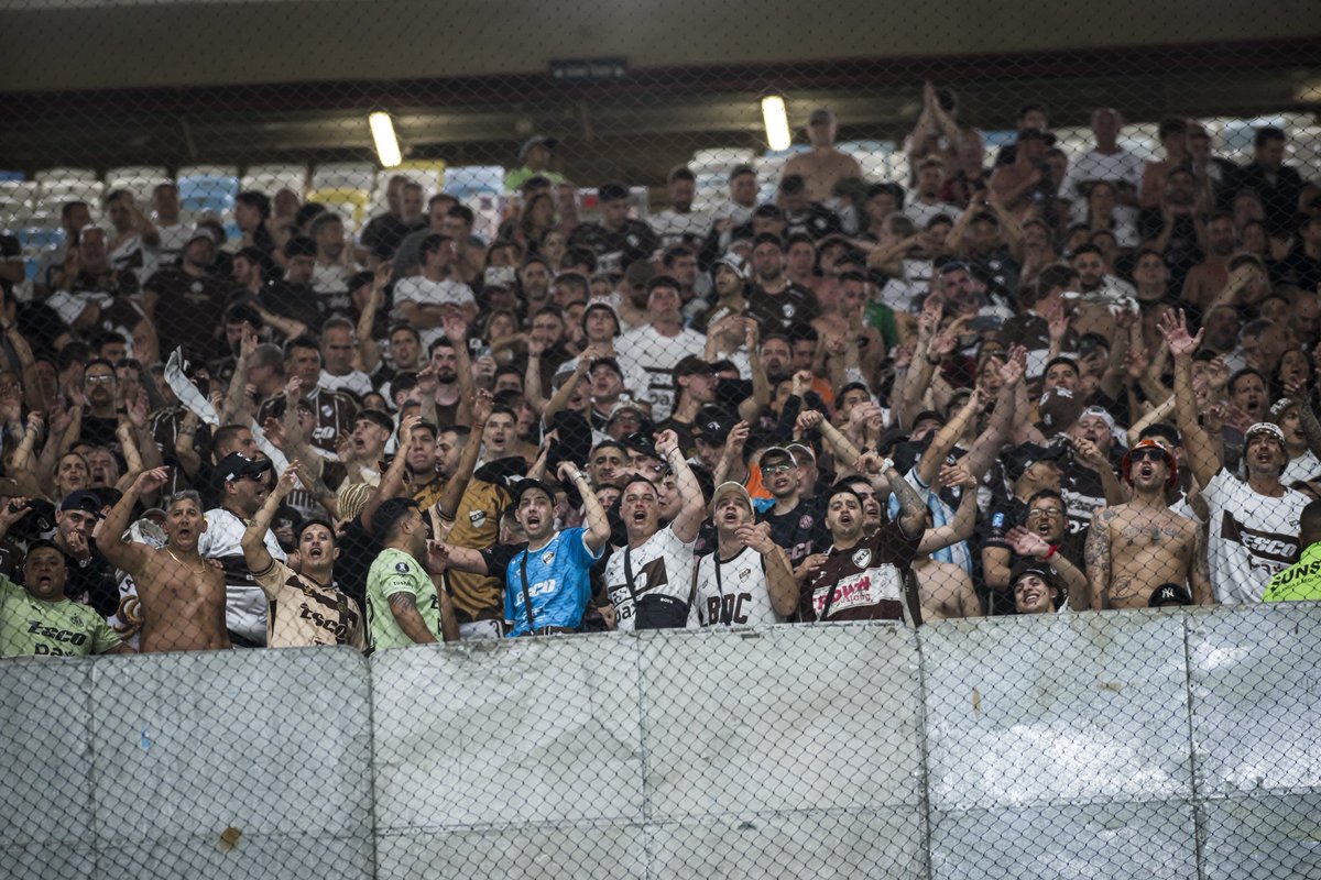 caplatense's tweet photo. Esta es la banda más fiel, es la banda del Marrón 🤍

#𝐎𝐫𝐠𝐮𝐥𝐥𝐨𝐌𝐚𝐫𝐫𝐨́𝐧🤎 https://t.co/0AshNdnIo5
