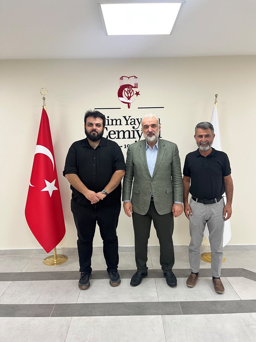 osmannnurika's tweet photo. İstanbul İnsani Yardım Derneği’nin kıymetli yöneticilerine nazik ziyaretleri ve Filistin davasına gösterdikleri hassasiyet için teşekkür ediyorum.🇵🇸🇹🇷

Gazze’de soykırım ve abluka sürerken insani yardım, hayatı korumanın, insan onuruna sahip çıkmanın ve kardeşlik hukukunu yaşatmanın en güçlü yollarından biridir.

Bu çerçevede Gazze’ye yönelik insani yardım çalışmalarını ve Filistinli kardeşlerimiz için dayanışmamızı daha da büyütecek adımları değerlendirdik.

@iiydorg