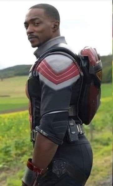 noqhxa's tweet photo. MY captain america is black, gay, has a fat ass, big tits, and a beautiful smile https://t.co/XpNsYOuoSZ