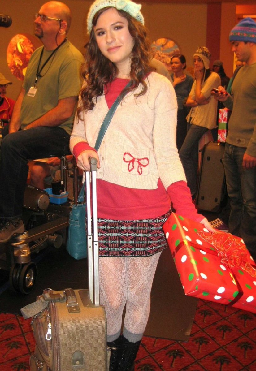 tinablowinwang's tweet photo. Glee christmas behind the scenes pictures are so cute 😭😭😭 https://t.co/kPQ5ueR6WP