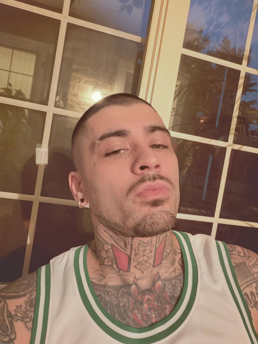 coupleoceans's tweet photo. he posting the pictures he usually be sending to the hoes cause they ain’t responding https://t.co/okz6rzxxng