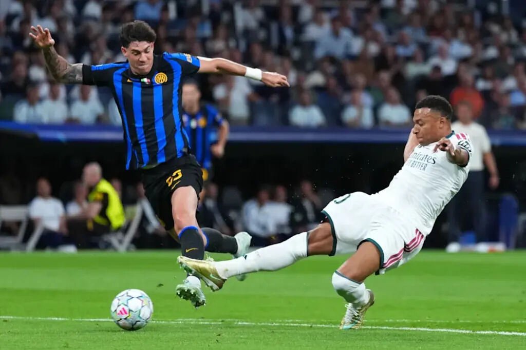 cubadebatecu's tweet photo. ⚽️ Real Madrid debuta con éxito en Liga de Campeones

https://t.co/96sQkPrjYh https://t.co/HiGSAYcp4n