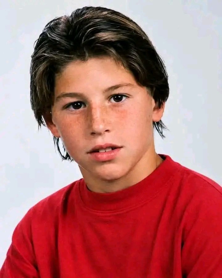 Foot_ball_arena's tweet photo. Guess the player https://t.co/wZKjru3vtW