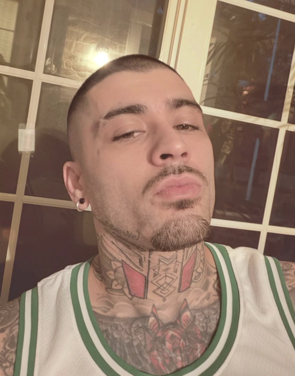 PopTingz's tweet photo. Zayn looks handsome in new selfie. https://t.co/6vosshLIIo