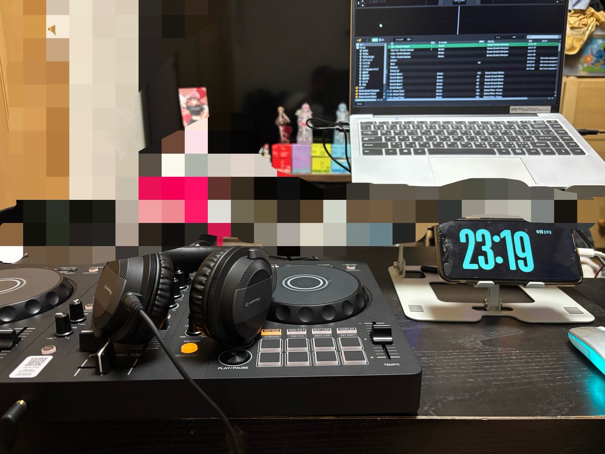 Elleaniclac's tweet photo. これが完全体かな
やっぱDJソフトウェアみんなrekobox? https://t.co/o4mb0IA60x