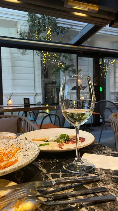 MELEKBORESA's tweet photo. Ekranlar, grafikler, kırmızı-yeşiller

İşlemlere ve hisselere kısa bir yemek molası 🍷🍴 https://t.co/bJ4Czkyr4T