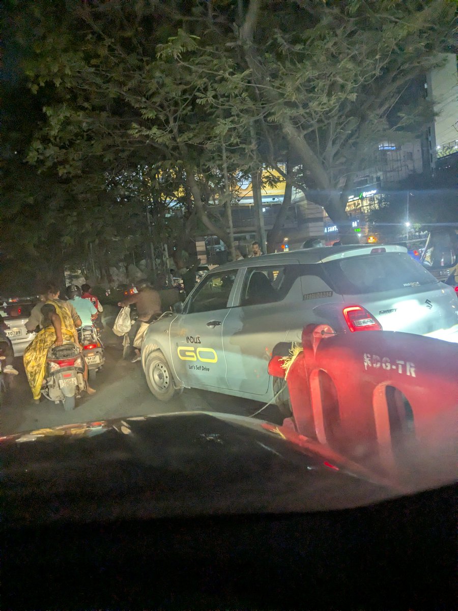 sndpg's tweet photo. @CYBTRAFFIC Thankyou for your response FYI people are pushing the barricades and crossing the road. It took 30 mins to cross the lane. Please do the needful 

#hyderabad #hyderabadtraffic https://t.co/NfL1M4ylbr