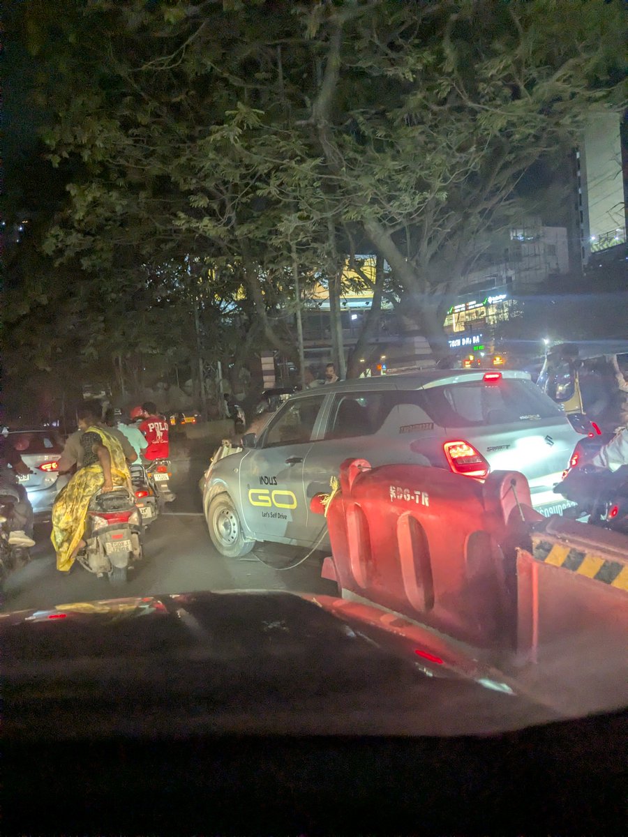 sndpg's tweet photo. @CYBTRAFFIC Thankyou for your response FYI people are pushing the barricades and crossing the road. It took 30 mins to cross the lane. Please do the needful 

#hyderabad #hyderabadtraffic https://t.co/NfL1M4ylbr