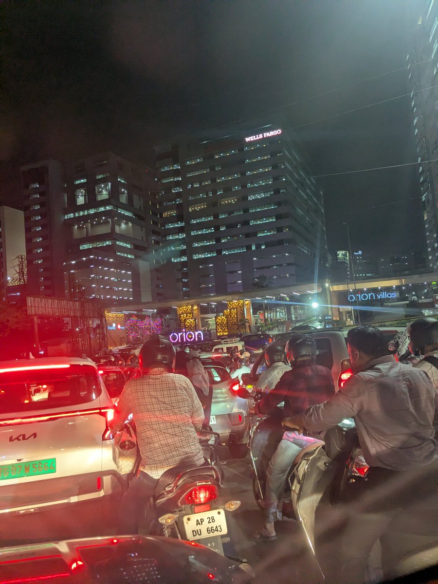 sndpg's tweet photo. @CYBTRAFFIC Thankyou for your response FYI people are pushing the barricades and crossing the road. It took 30 mins to cross the lane. Please do the needful 

#hyderabad #hyderabadtraffic https://t.co/NfL1M4ylbr