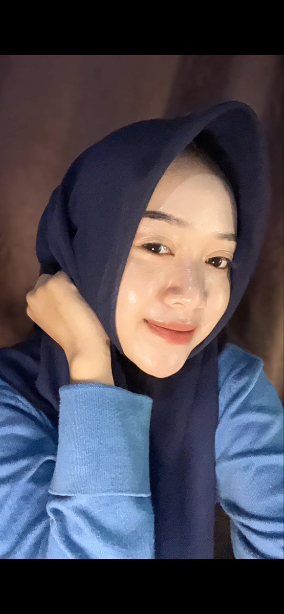 pemujaglowink's tweet photo. Udah di fase malem” gatau ngapain 🥲

#jilbob #glowingskin #cumtribute #facefuck #auliaglowing https://t.co/AeYtj2GweW