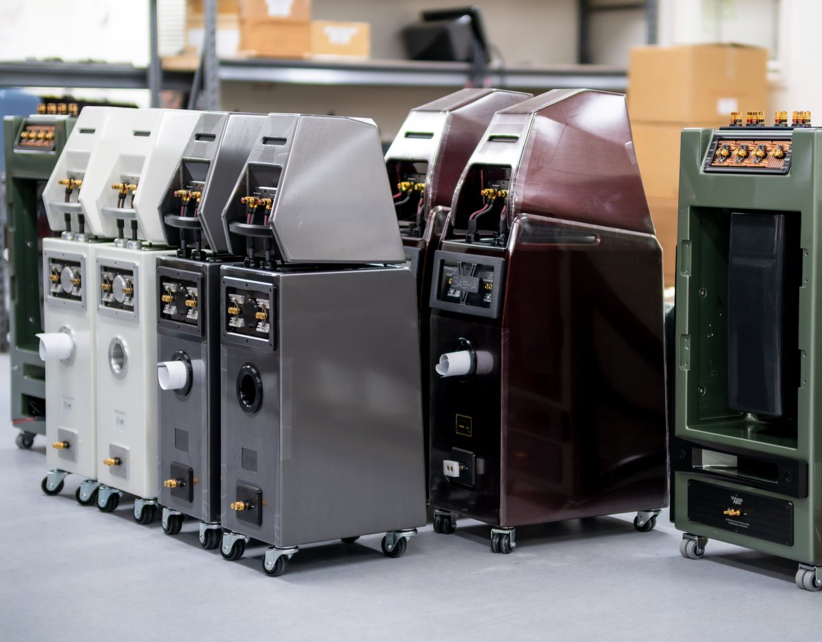 WilsonAudio's tweet photo. Wilson Audio Work in Progress Wednesday
🔈
🔉
🔊
#AuthenticExcellence #MadeInUSA #Handmade #WorkInProgressWednesday #WIP https://t.co/zhFoi9BCq3