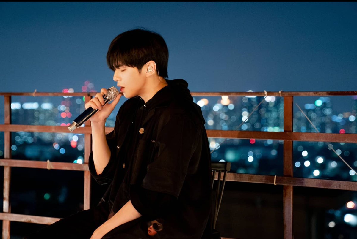 roomD1210's tweet photo. 200909 공식 인스타그램

[녤하인드]

모두가 잠든 이 밤🎶
밤이 되었습니다 다니티는 고개를 들고 다니엘을 봐주세요😎

https://t.co/GZoijQhLWi https://t.co/vqRFKc5bXu