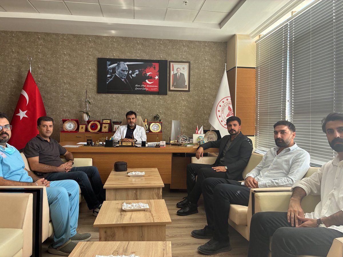 OhdVan's tweet photo. Hapishanelerdeki Hak İhlallerini İzleme ve Takip Koordinasyonu olarak, ÖHD Van Şube Hapishane Komisyonu’nun da yer aldığı koordinasyon bileşenleriyle birlikte, mahpusların sağlık hakkına erişiminde yaşanan sorunlara ilişkin bugün YYÜ Dursun Odabaş Tıp Merkezi Başhekimliği ve Van Eğitim ve Araştırma Hastanesi Başhekimliği ile görüşmeler gerçekleştirdik.

Görüşmelerde; kelepçeli muayene ve tedavi uygulamalarının yanı sıra İstanbul Protokolü, Mandela Sözleşmesi ile ulusal ve uluslararası insan hakları standartlarına aykırı diğer pratiklerin uygulanmaması yönündeki beklenti ve hassasiyetimizi paylaştık.

Mahpusların sağlık hakkının insan onuruna uygun şekilde güvence altına alınması için izleme ve takip çalışmalarımızı sürdüreceğiz.