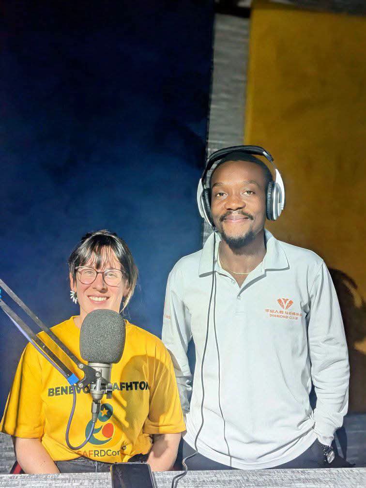 safrdcongo's tweet photo. Emission radio de ce 4 Septembre 2026 de 16h10 à 16h40 sur canal UNIGOM 105.5Mhz avec la modération de Écho Santé UNIGOM et intervention des expertes de SAF RDC.

Message clef :

Zéro alcool pendant toute la grossesse. L’alcool, quelle que soit sa forme — bière, vin, whisky,... https://t.co/tgdFsaBdYw