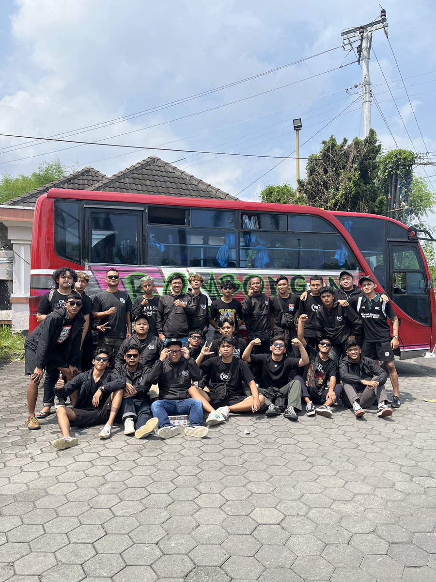 athahiyat's tweet photo. Selamat 1 dekade @CurvaSud99_ , tetap bangga di barisan! https://t.co/kRPyhjNaPZ