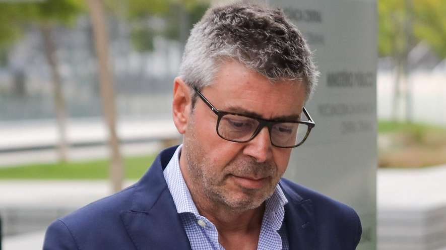 OFuraRedes's tweet photo. O Benfica confirmou que já recebeu os cerca de 800 mil € que o FC Porto foi condenado a pagar no âmbito do denominado Caso dos Emails.

Está então feito.
Um valor muito curto para aquele que foi o maior caso de espionagem industrial da história do nosso país.

Lembrar que o FC Porto roubou 60 segredos de negócio ao SLB, incluindo: 
- relatórios de scouting
- planeamento de treinos
- contratos