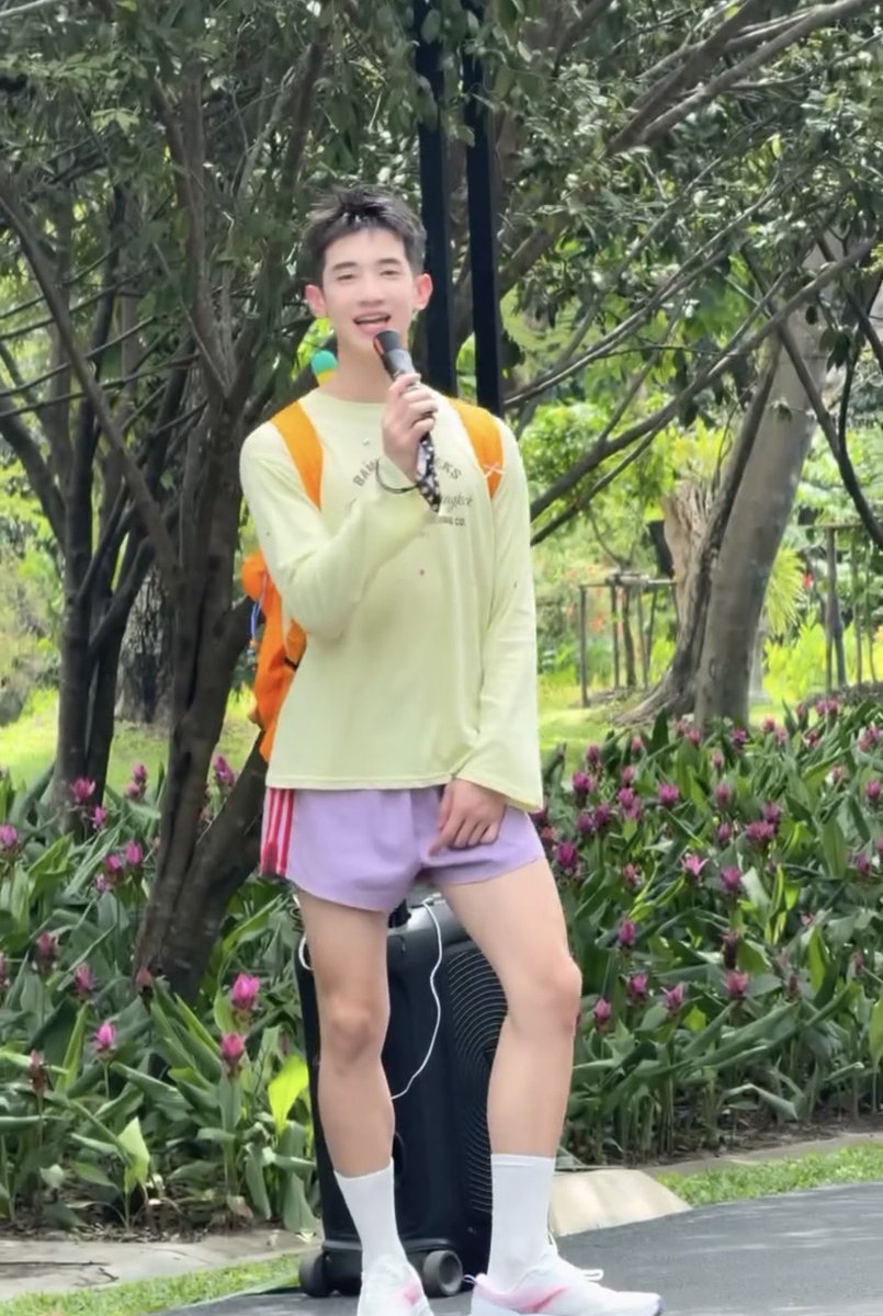 urfavmonpro's tweet photo. ทิ้งสะโพกได้ แต่อย่าทิ้งแม่นะน้องเก้ด https://t.co/Rhn41sUpGk