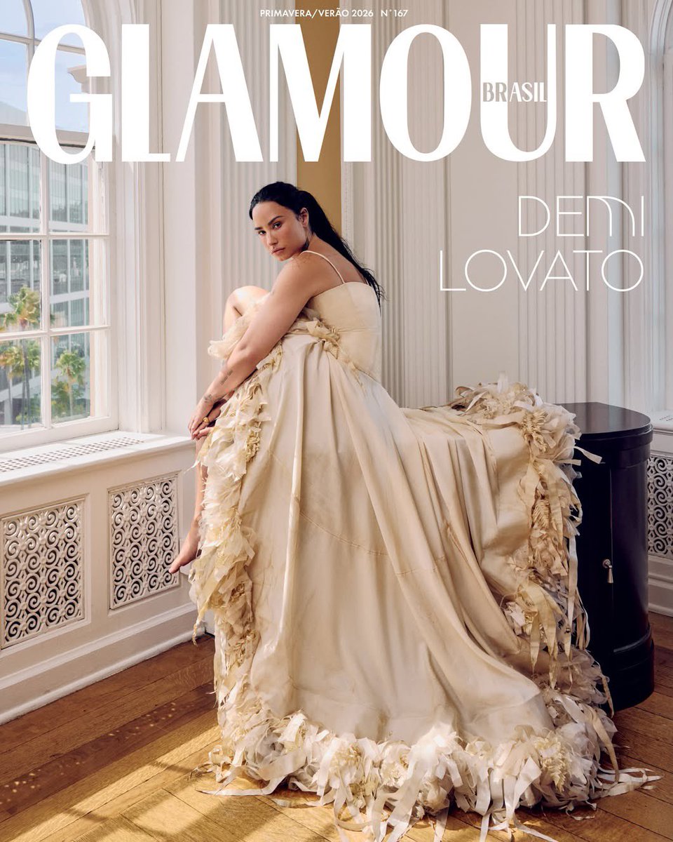 PopCrave's tweet photo. Demi Lovato stuns on the cover of Glamour Brasil.

📸: Mylena Saza https://t.co/CPHhrrxNIp